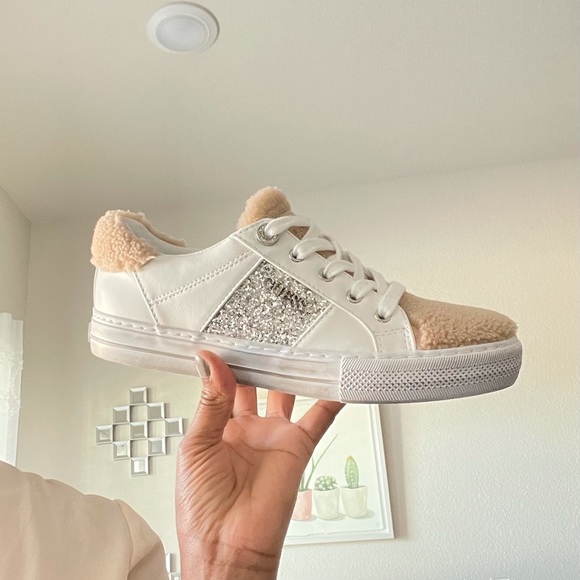 Guess Shoes - Embellished Guess Sneakers Nude White